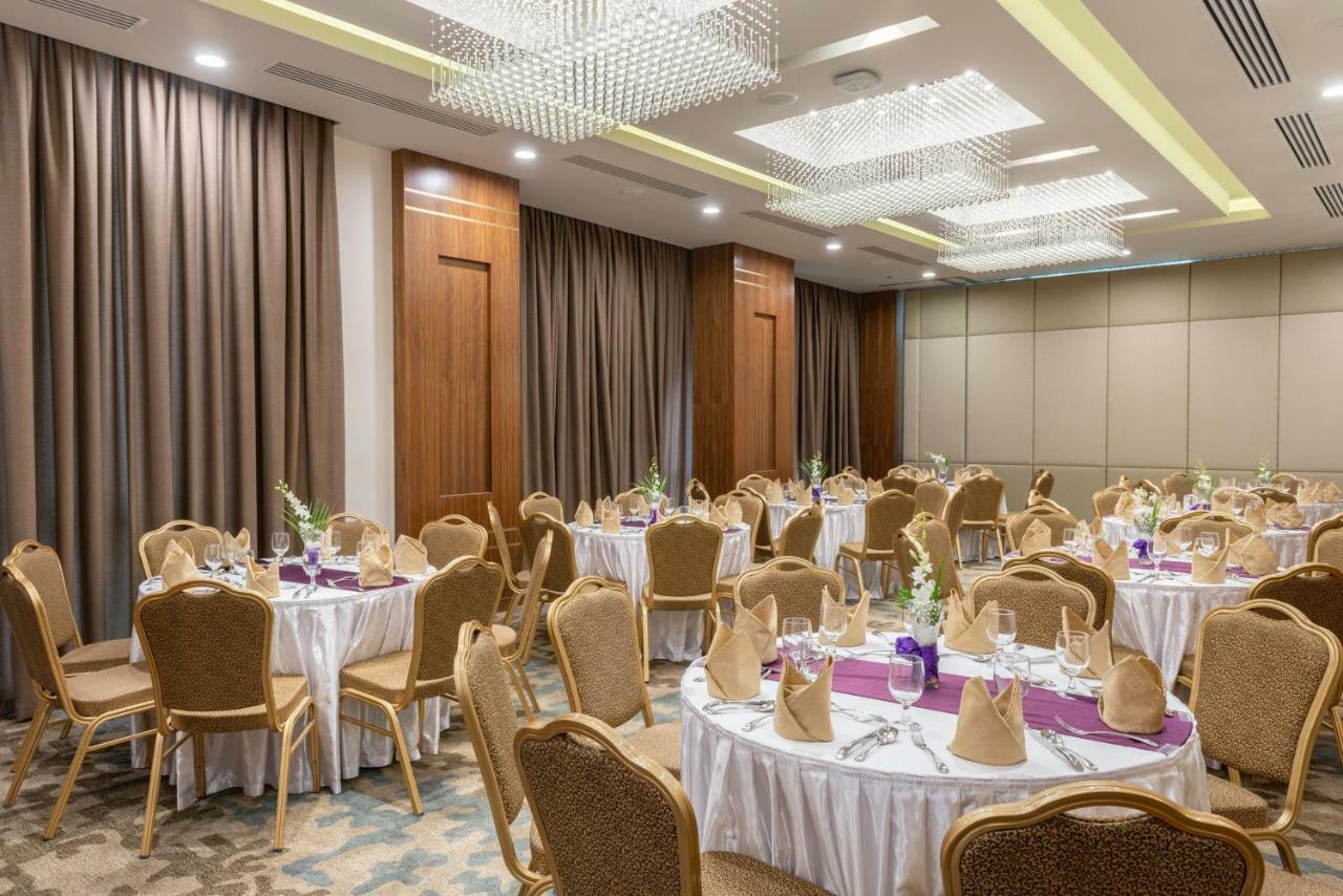 Century Hotel Доха Экстерьер фото
